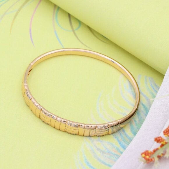 Elegant Rose Gold Bangle with Textured Design and Crystal Accents, XPBL0504 - Picture 5 of 12